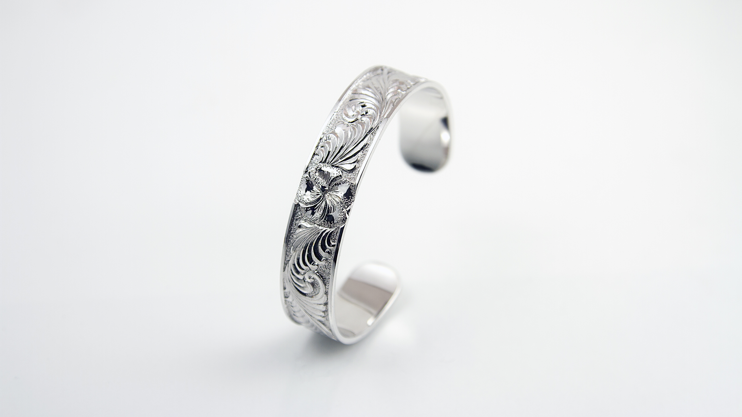 ハワイアンジュエリー・ハワイアンバングル